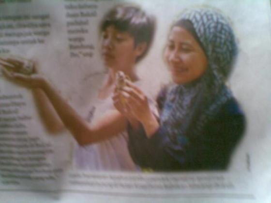 With @GadisAzahra, promoting “Hayu Ulin di Baksil”, a movement to persuade people to use the city forest as a public space. Cant show the whole text, coz i do even get this pict from my twitter follower.